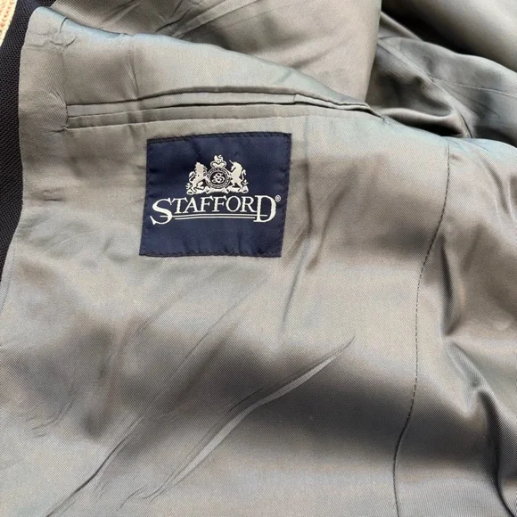 Stafford 44R Mens Navy Blue Blazer Sport Coat Gold Buttons Wool Blend - Picture 4 of 9